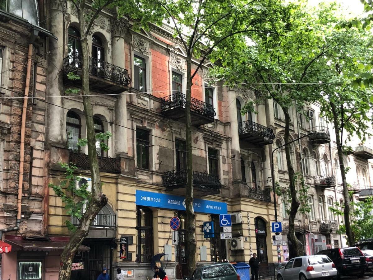 Lika Apartments Тбилиси Стая снимка